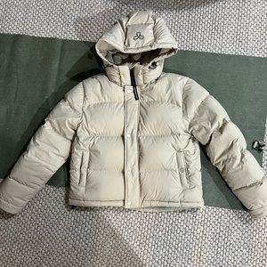 Aritzia Super Puff Shorty XS Beige